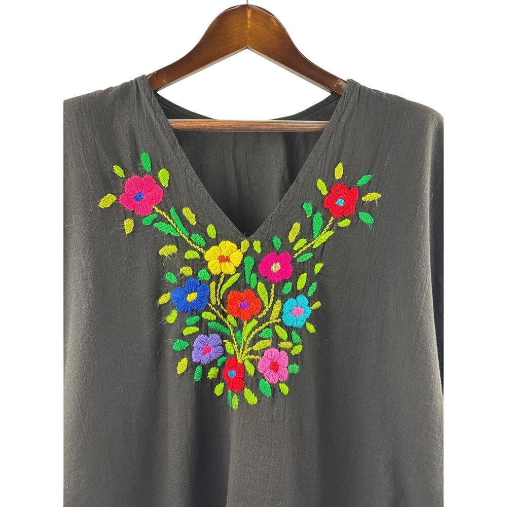 Women’s Handmade 2XL Black Short Sleeve Blouse w/ Multicolored Floral Embroidery - Picture 2 of 4